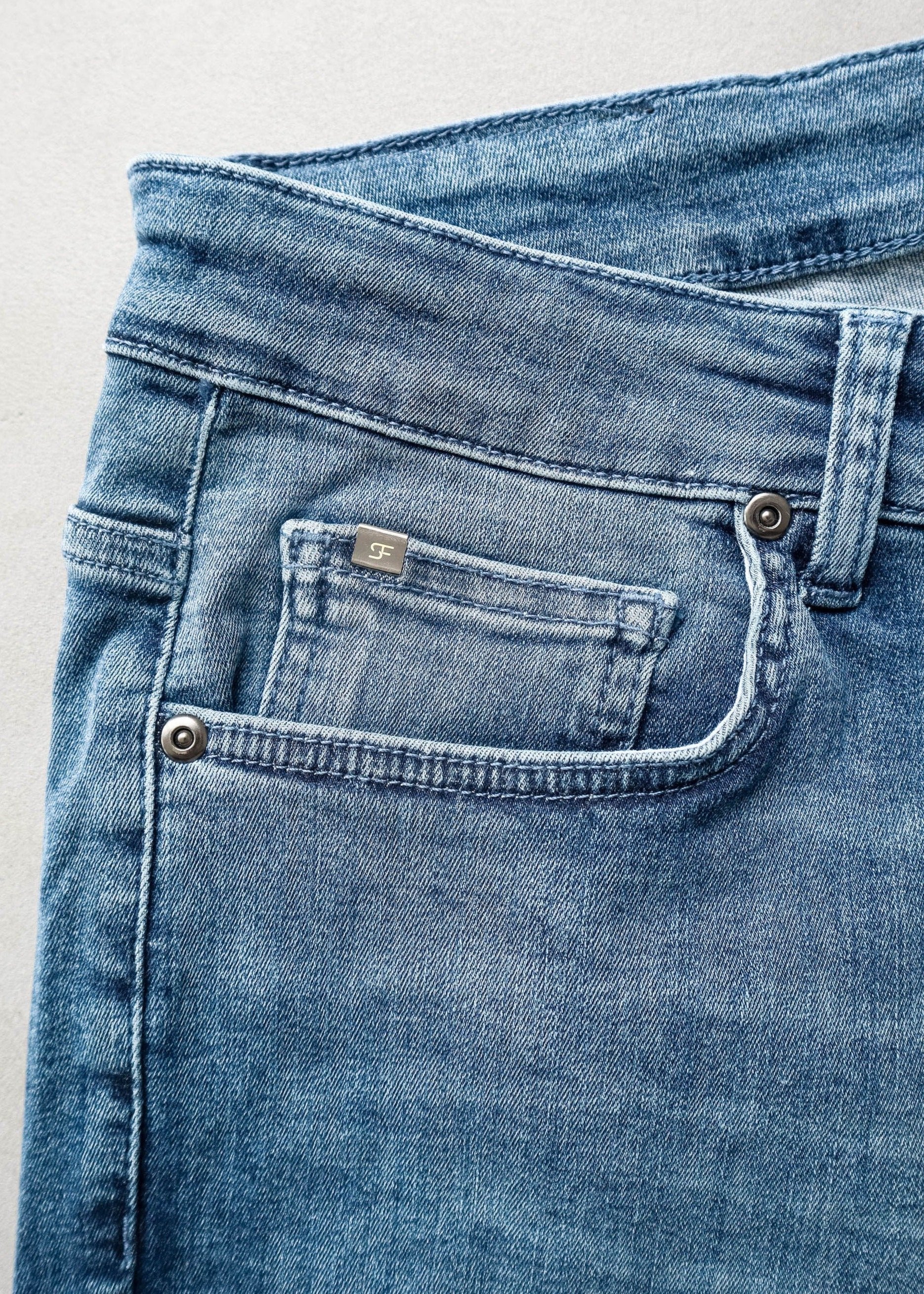 Slim Comfort Jeans In Stone Light Blue